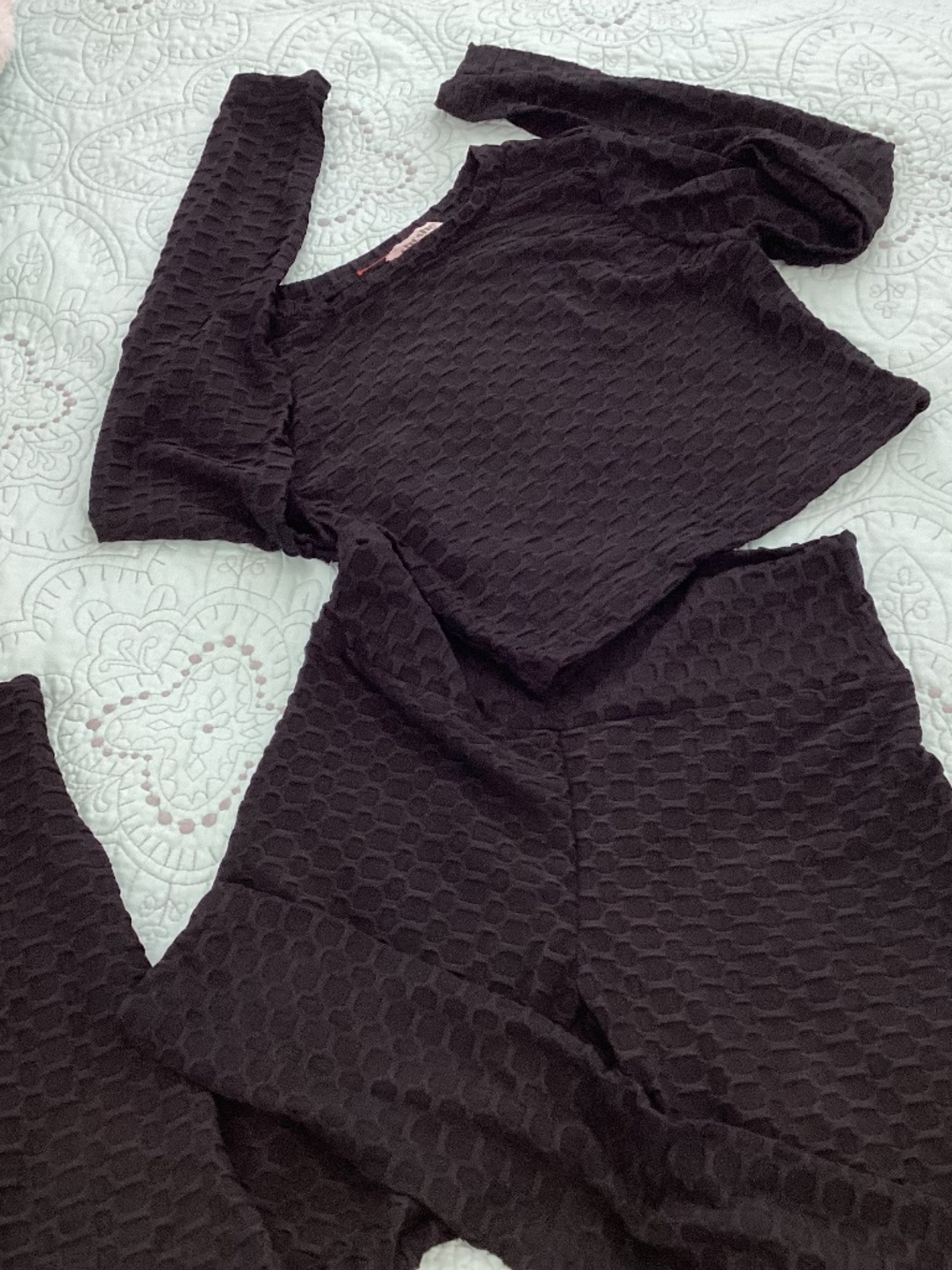 Sho Sho, NEW WITHOUT TAGS, size M, honeycomb texture pattern, long sleeves